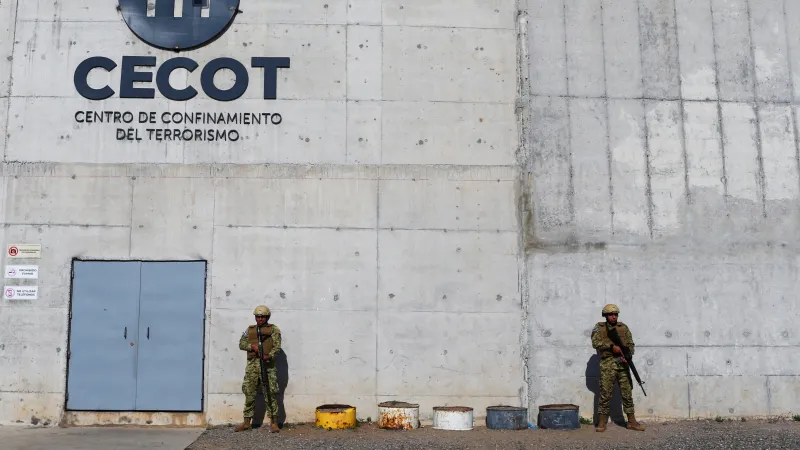 Věznice CECOT v Salvadoru