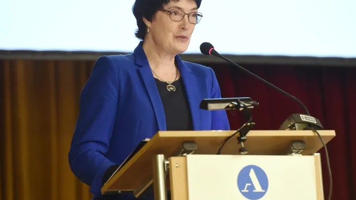 Předsedkyně Akademie věd Eva Zažímalová