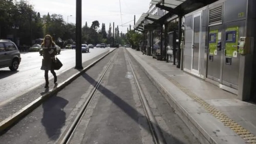 Prázdná tramvajová zastávka