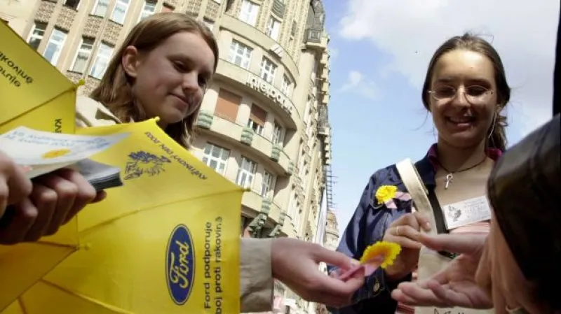 Květinový den už po osmnácté: Kupte kvítek proti rakovině