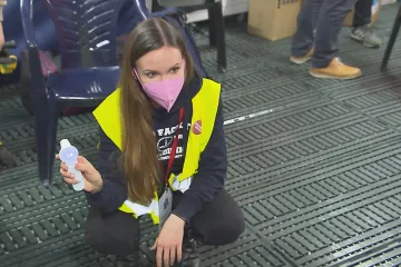 Medička tráví většinu dne na pražském nádraží. Se svými kolegy pomáhá uprchlíkům z Ukrajiny