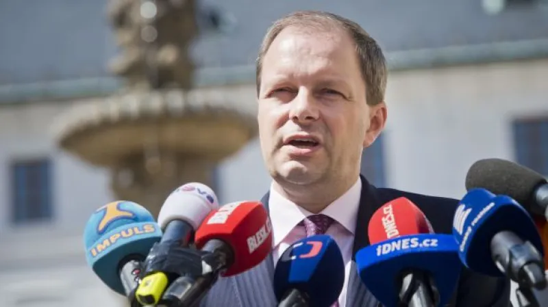 Marcel Chládek prezidenta o své odvolání sám požádal