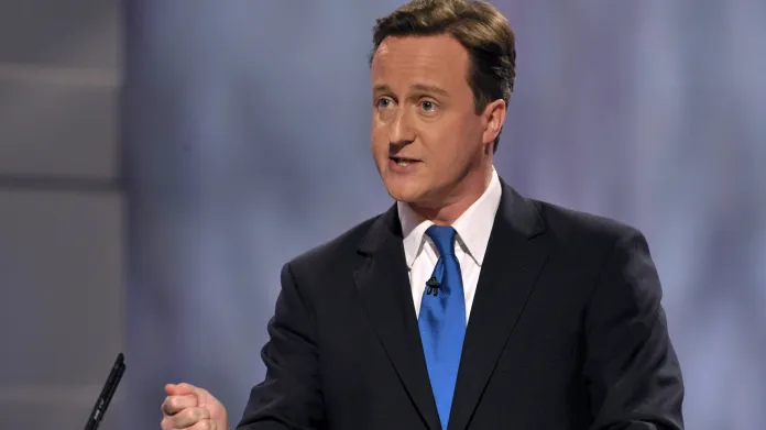David Cameron hovoří na předvolební debatě v Manchesteru