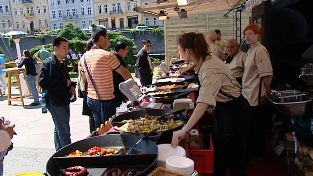 Stánkaři na karlovarském festivalu