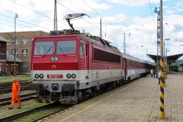 Autobusem, lodí, letecky nebo po železnici. Slovensko umožnilo obnovit veškerou dopravu do Česka