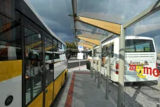 Autobusový pat: Jih Moravy chce levné dopravce, řidiči tlačí na vyšší mzdy