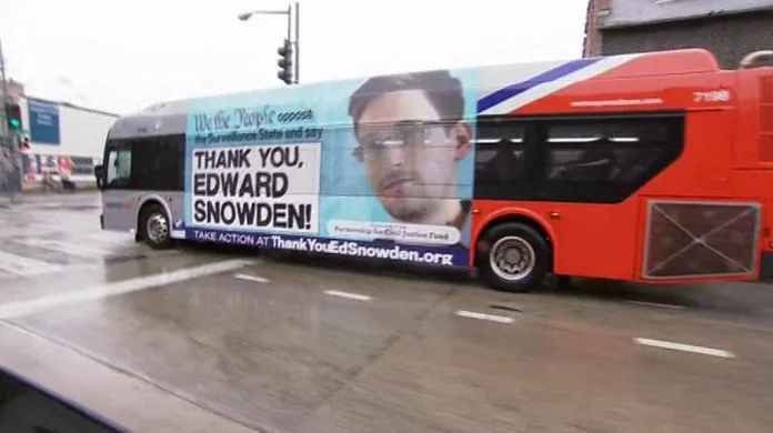 Tu odstartoval věštec zkázy informačního věku a bývalý spolupracovník amerických tajných služeb Edward Snowden. Materiály o rozsáhlém sledování komunikace lidí po celém světě nechal zveřejnit prostřednictvím médií. V průběhu uplynulých měsíců se stal uprchlíkem v ruském exilu a celosvětovým hrdinou mladé generace.