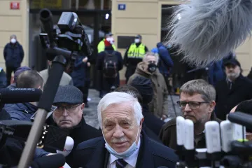 Klaus přispívá podle ministerstva k šíření dezinformací o covidu. Dehonestující a nepodložené nařčení, reagoval exprezident