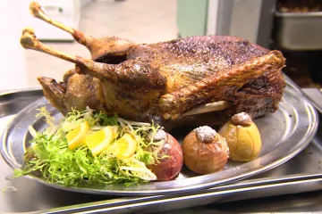 Od dob podvýživy a hladu k hojnosti a přejídání. Cesty lidí k užívání si měnily svoji podobu