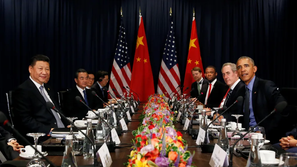 Jednání americké a čínské delegace na summitu APEC