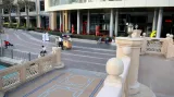 Prostor před Dubai Mall ve Spojených arabských emirátech