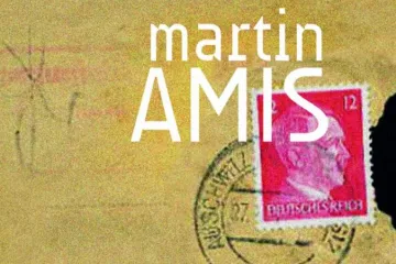 Recenze: Amisova zájmově groteskní exkurze do Osvětimi