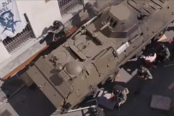 Filmová upoutávka týdne: Amnestie není pro každého. Do kin míří vězeňská vzpoura z roku 1990