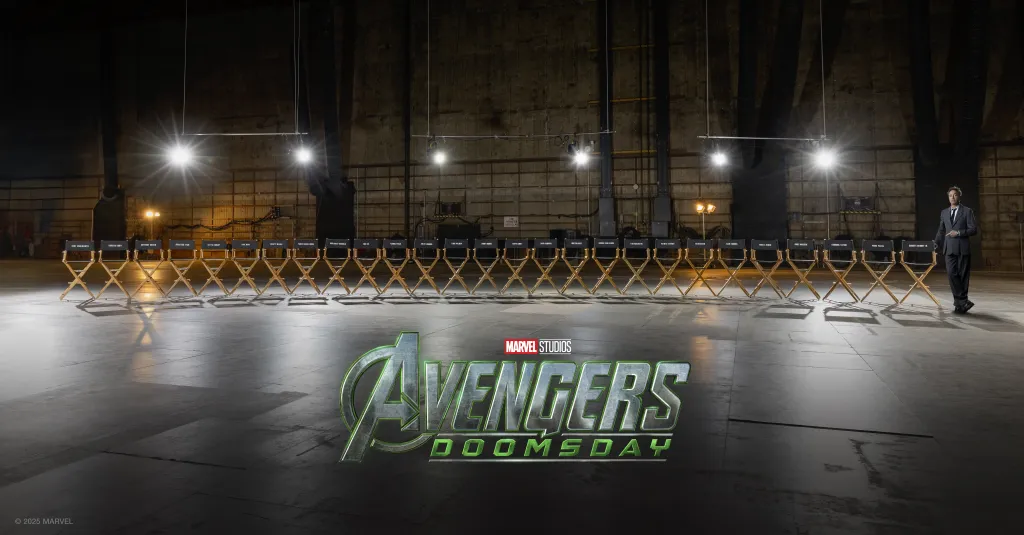 Robert Downey Jr. se v prosinci objeví jako Doctor Doom v blockbusteru Avengers: Doomsday, který má v jednom filmu shromáždit všechny možné komiksové postavy Marvelu – od členů Avengers, přes Fantastickou čtyřku po X-Meny. Nedočkavcům zkrátí v září čekání na superhrdiny obnovená premiéra filmu Avengers: Endgame z roku 2019