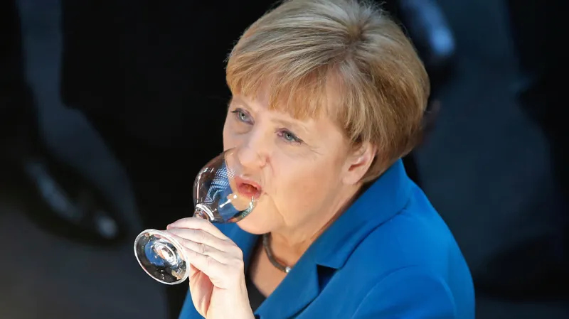 Angela Merkelová si připíjí na další funkční období