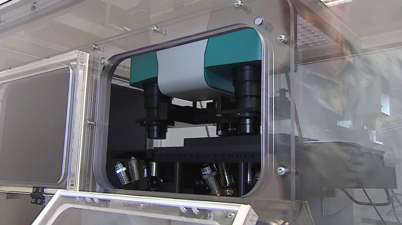 Vědci zkoumají nádorové buňky pomocí holografického mikroskopu