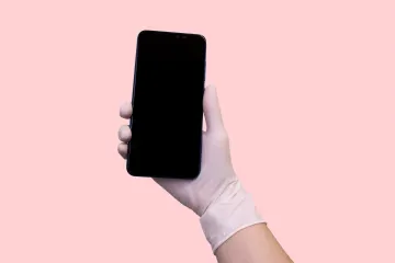 Mobilní telefony nezpůsobují rakovinu mozku, odhalil výzkum WHO