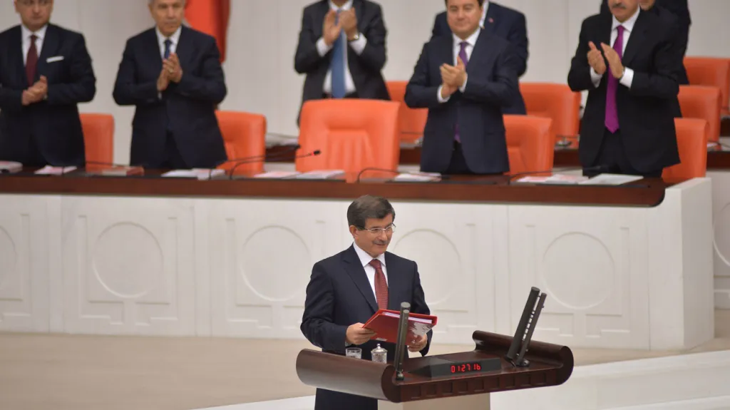 Ahmet Davutoglu představil program turecké vlády