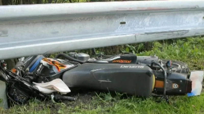 Pokud se motorista dostane pod svodidla, nemá téměř šanci přežít