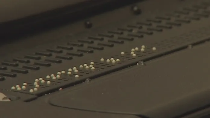 Braillský řádek umožňuje nevidomým číst i webové stránky