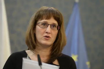 Vláda odvolá Evu Gottvaldovou. Pozici hlavní hygieničky obsadí Jarmila Rážová