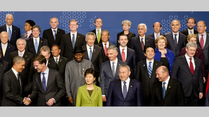 Účastníci jaderného summitu v Haagu