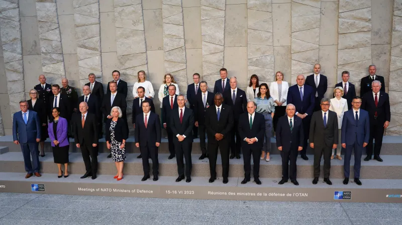 Zpravodaj ČT Obrovský o schůzce ministrů obrany zemí NATO v Bruselu