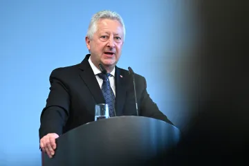 Zůna požaduje pro příští rok zvýšit výdaje na obranu na dvě procenta HDP