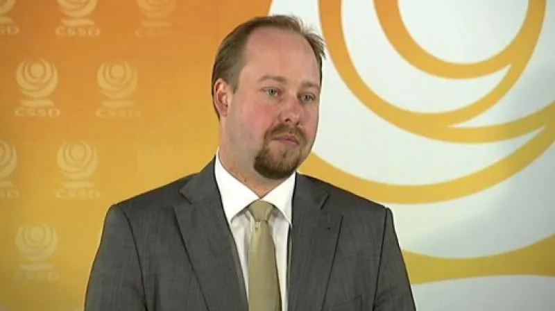 Brífink ČSSD o poklesu mezd ve veřejné sféře