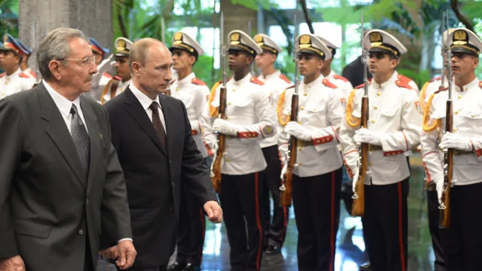 Raúl Castro a Valdimir Putin