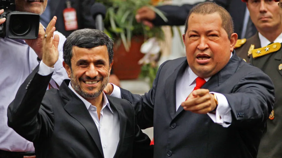 Mahmúd Ahmadínežád a Hugo Chávez