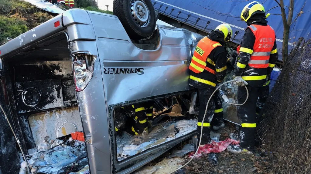 Nehoda kamionu s dodávku na Frýdecko-Místecku