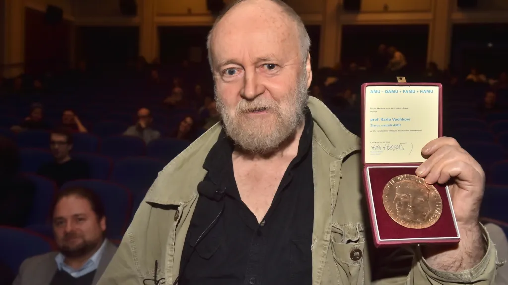 Karel Vachek se Zlatou medailí Akademie múzických umění