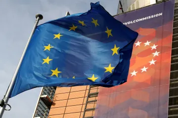 Polsko musí zaplatit pokutu za trestání soudců. Jinak Komise strhne peníze z fondů
