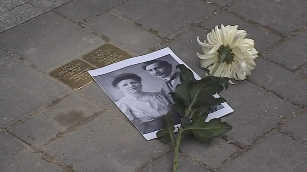 Stolpersteine mají pro rodiny velký symbolický význam