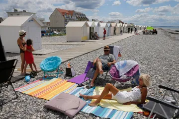 K normálu se vrací francouzské bary či řecká muzea. Turecko hlásí nejvíc nových pacientů za měsíc