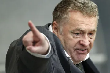 Ruský poslanec Žirinovskij hrozil novinářce znásilněním