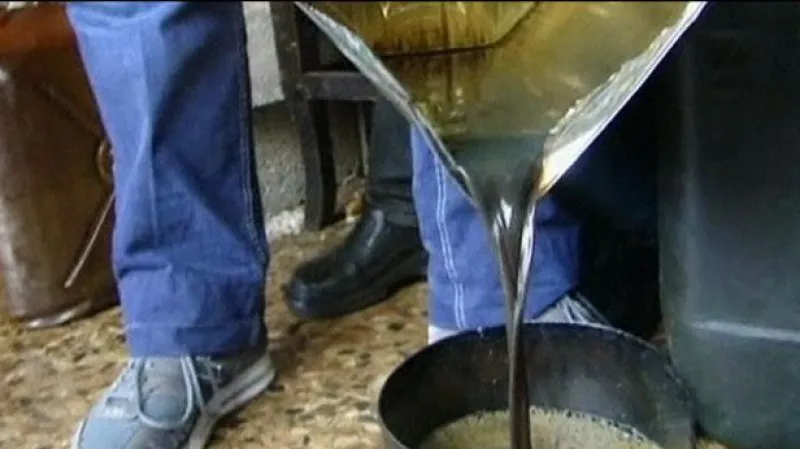 Syrská vláda odřízla povstalce od dodávek ropy