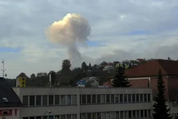 Po výbuchu v muničním skladu jsou dva lidé nezvěstní