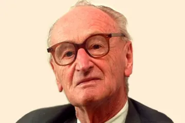 Jiří Hájek - disident, právních a mluvčí Charty 77