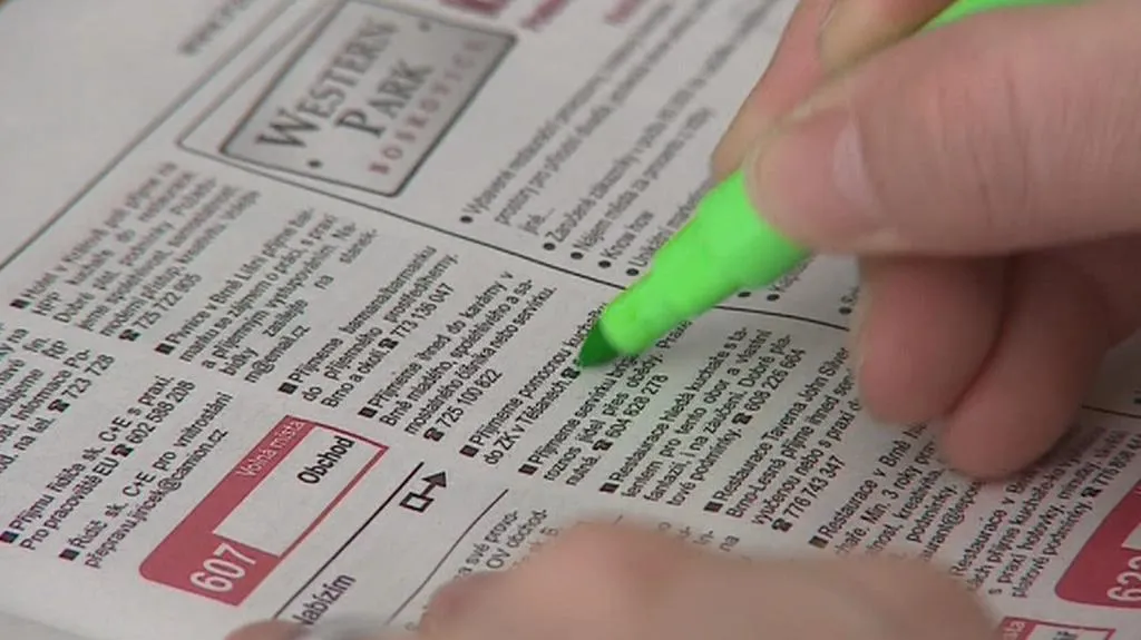 Inzertní noviny s nabídkou přivýdělků