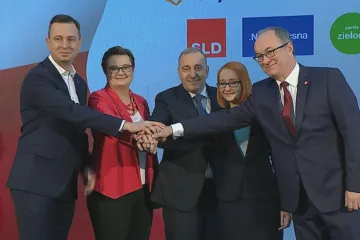 Ne euru, ano evropským platům, hlásá před volbami Kaczyński. V Polsku mu roste silná konkurence