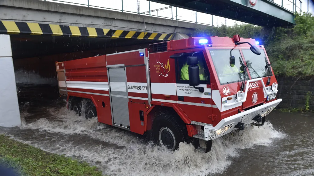 Přívalové deště způsobily lidem komplikace v mnoha oblastech po celé České republice