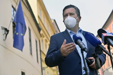 Hamáček bude v úterý vypovídat kvůli plánu na cestu do Moskvy a Vrběticím