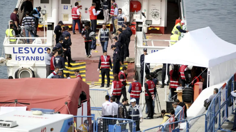 Migranti vrácení z Řecka dorazili do Turecka