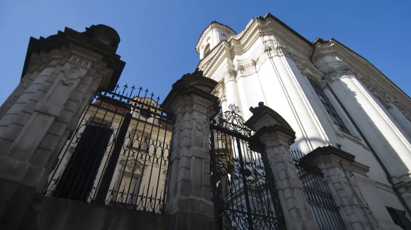 Církevní restituce