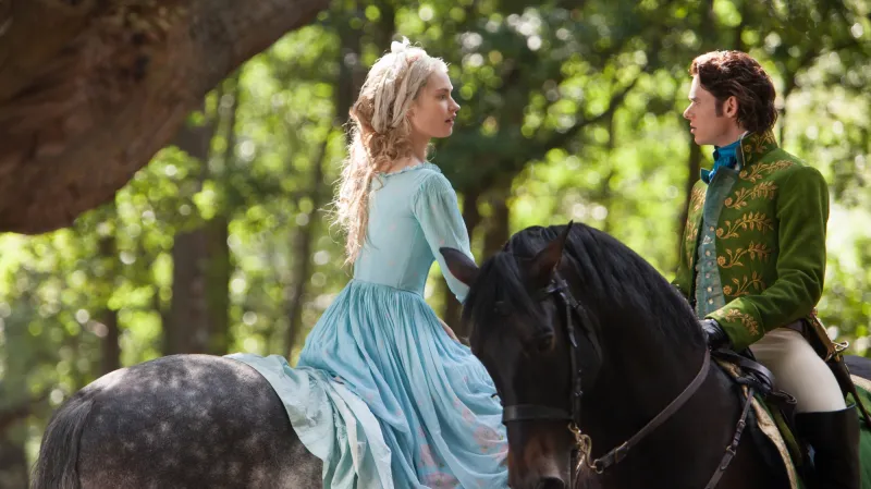 Popelka / Lily Jamesová, Richard Madden