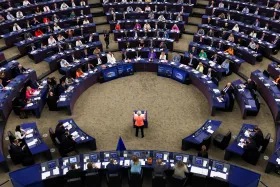Europarlament schválil zvýšení cel na hnojiva a další produkty z Ruska a Běloruska