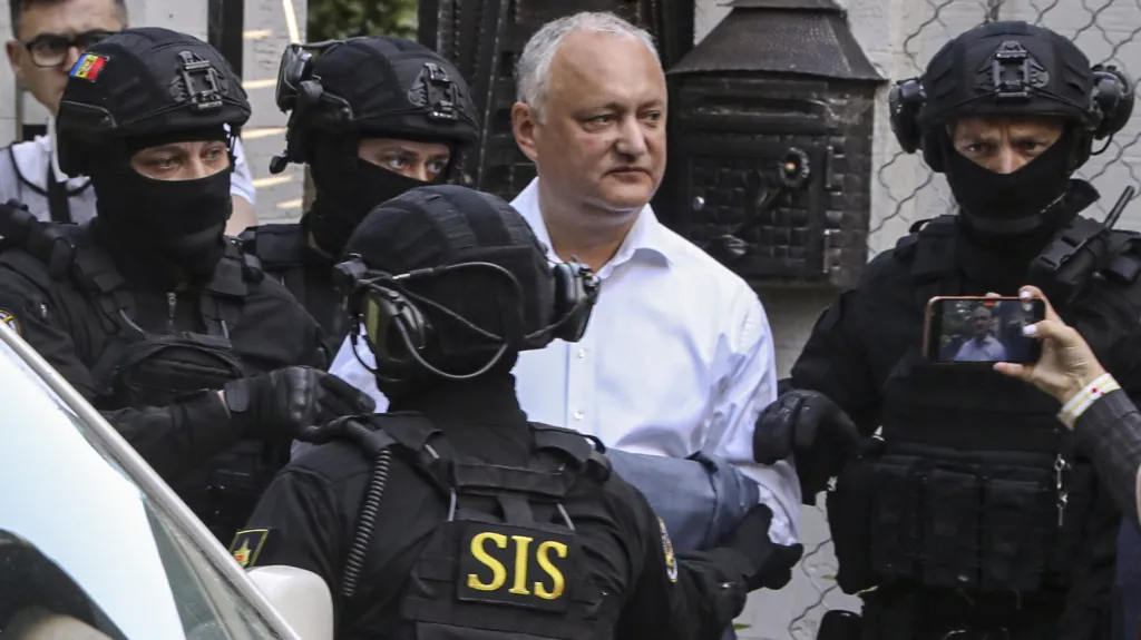 Zatýkání bývalého moldavského prezidenta Igora Dodona