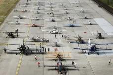 Aerokluby protestovaly proti zvažovanému rušení letiště Líně. Jeho plochu zaplnilo přes 50 letadel